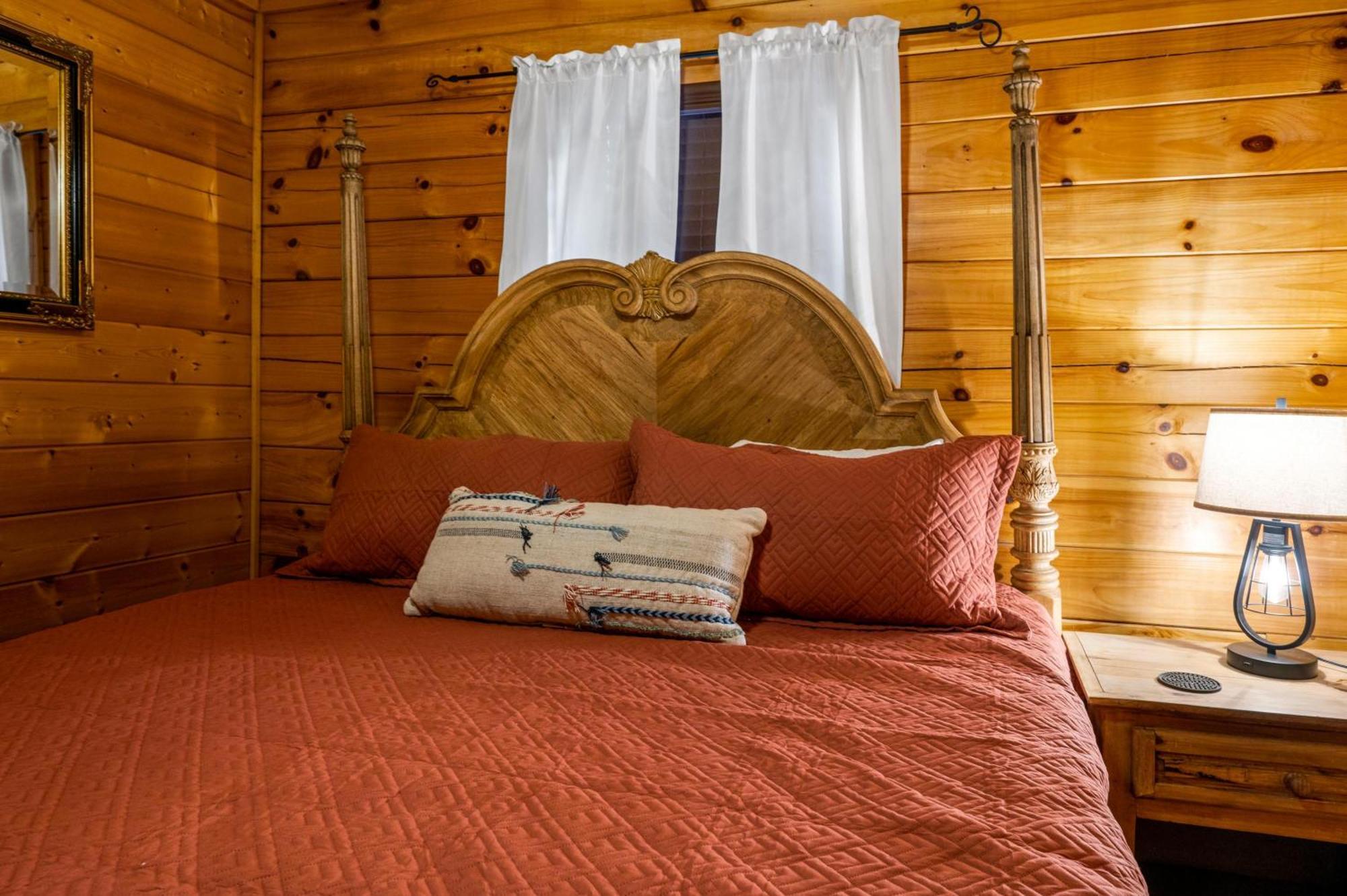 Kate'S Cabin - 3 Min To Dollywood! Cabin With Hot Tub, Game Room, And Resort Pool! Сивиървил Екстериор снимка